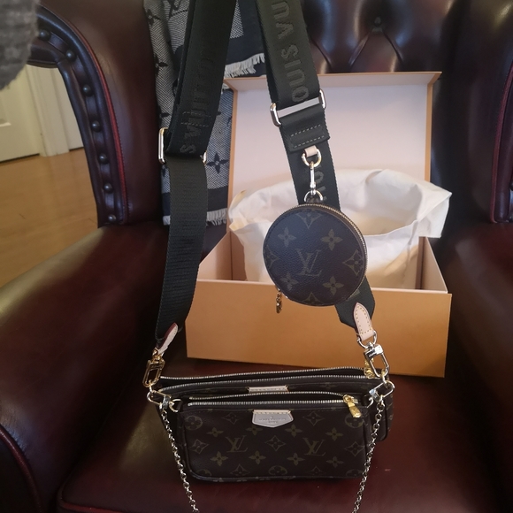 Authentic Louis Vuitton Multi Pochette Accessories - Picture 16 of 16